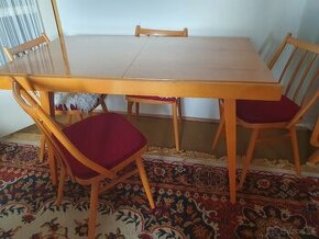 Stôl  a stoličky