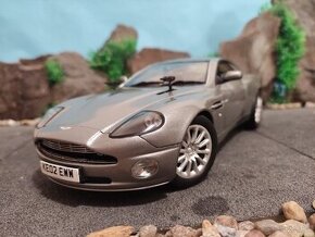 prodám model 1:18 aston martin vanquish James Bond 007