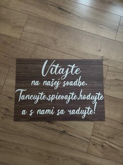 Uvítacia tabuľa na svadbu