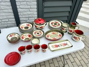 Tirolska obedova suprava (cerveny porcelan,keramika)