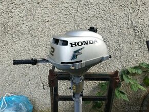 Lodný motor Honda 2 HP