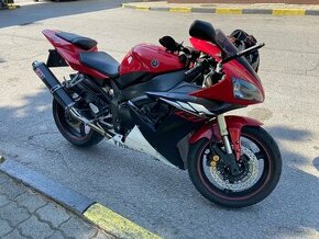 Yamaha R1 (rn09)