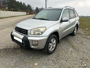 Toyota Rav4 2.0 benzín 110KW manuál 2001 4x4