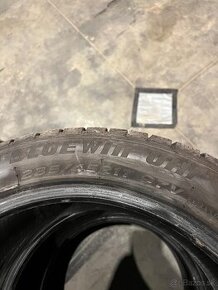 235/45 R17 zimné pneumatiky