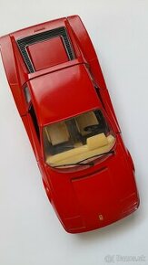 Bburago Ferrari testarossa 1984 1:24