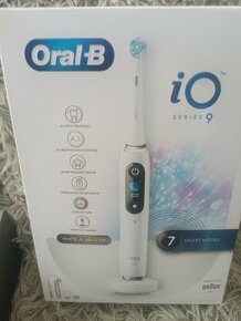 Oral b series 9