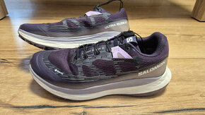 Salomon Ultra Glide 2 GTX a Hoka One One M Bondi