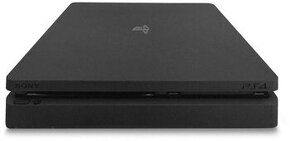 Predám Playstation 4 Slim + hra