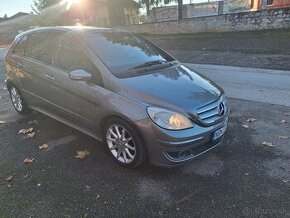 Mercedes B200