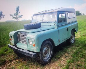 HĽADÁM LANDROVER defender series 3