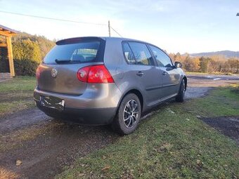 Volkswagen Golf V 1.6 75kW - 1