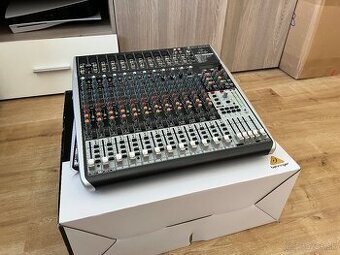 Behringer XENYX QX2442 USB Analógový mixpult