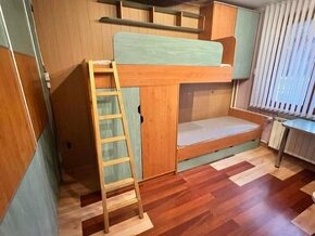 Detská izba - postele, zelená/jelša