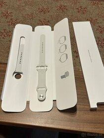 Náhradný remienok pre Apple Watch 45mm čierny a biely - 1