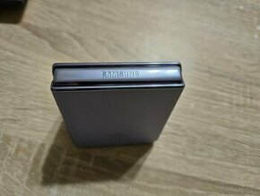 Samsung flip 4 v top stave bol velmi malo pouzivany vacsinu