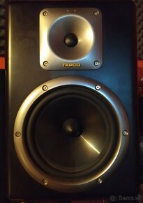 Tapco.studio monitor.