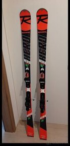 Rossignol Hero Elite SL, rossignol palice, prilba, okuliare