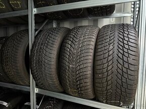 245/40R19 Nokian