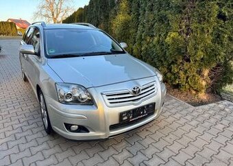 Toyota Avensis 2,0D4-D Serviska klima Top sta nafta manuál