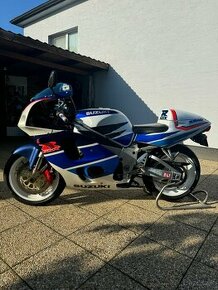 Suzuki GSXR 750