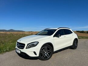 Mercedes Benz GLA 200d A/T 2016