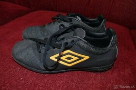 Kopačky Umbro turfy, veľ.35