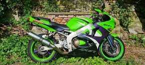 KAWASAKI ZX6R - 1