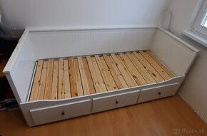 Postel IKEA Hemnes