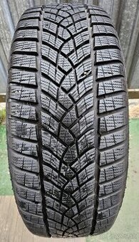 Špičkové zimné pneu GoodYear Ultragrip - 215/55 r17 98V