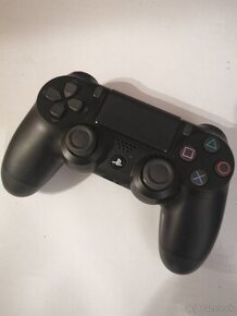 PlayStation 4 ovládač