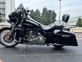 HARLEY DAVIDSON STREED GLIDE