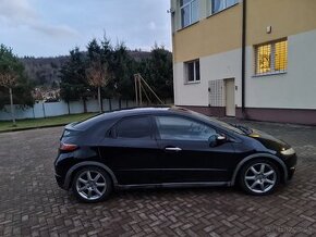 Honda Civic 8g UFO 2.2 i-CTDi