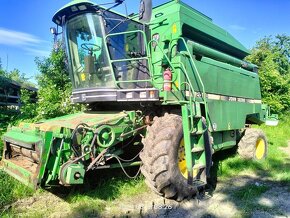 John Deere 2066