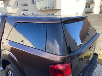 Nissan navara Hard top