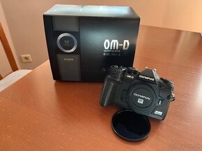 Olympus E-M1 Mk.III (Telo) + Grip