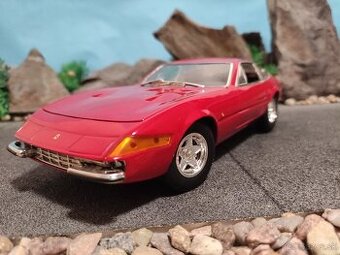 prodám model 1:18 ferrari 365GTB/4 Daytona