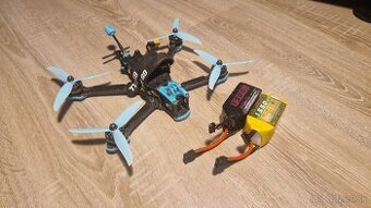 5" FPV dron 4S