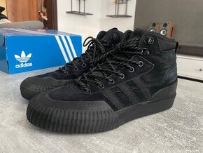 Adidas zimná pánska obuv EU44 takmer nové