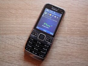 Nokia E52