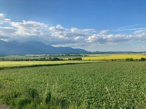 Stavebný pozemok Poprad a okolie s komplet IS v hotovosti