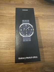 SAMSUNG GALAXY WATCH ULTRA TITANIUM SILVER STRIEBORNÉ