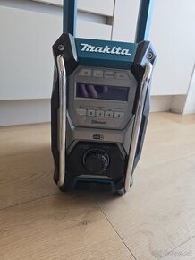 Stavebné radio Makita MR004G