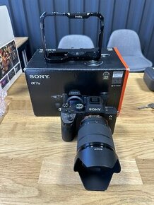 Sony Alpha A7 III kit s Sony FE 28-70mm f/3.5-5.6 OSS