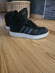 Adidas zateplené tenisky