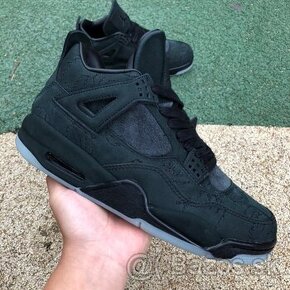 Air Jordan 4 Retro Kaws Black