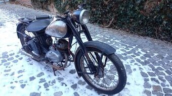 ČZ 125 C r.v. 1950 plus sedlo a motor navíc