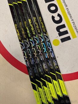 UPLNE NOVA PROFI HOKEJKA CCM SUPER TACKS AS3 PRO 