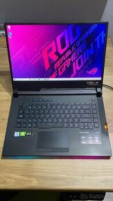 Asus ROG Strix Scar III - 1