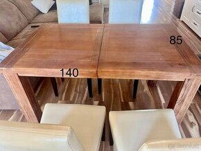 Jedálenský stol