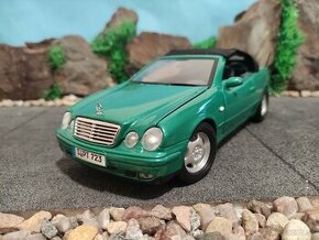 prodám model 1:18 mercedes benz CLK 320